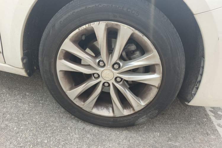 Used Buick Verano 2018 Sedan 20T Dual-Clutch Leading Model Right Front Wheel Hub