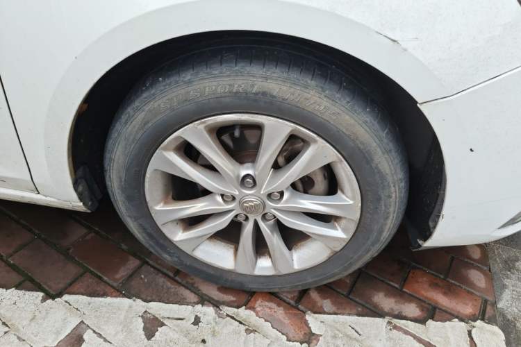 Used Buick Verano 2018 Sedan 20T Dual-Clutch Leading Model Right Front Wheel Hub