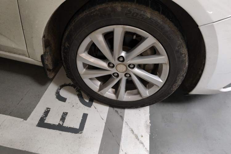 Used Buick Verano 2018 Sedan 15S Automatic Entry Model Right Front Wheel Hub