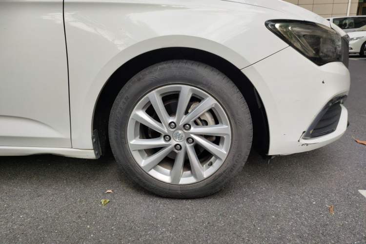 Used Buick Verano 2018 Sedan 15S Automatic Leading Model Right Front Wheel Hub