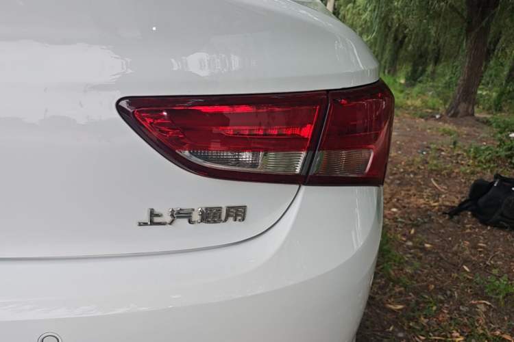Used Buick Verano 2018 Sedan 15S Automatic Leading Model Right Rear Taillight