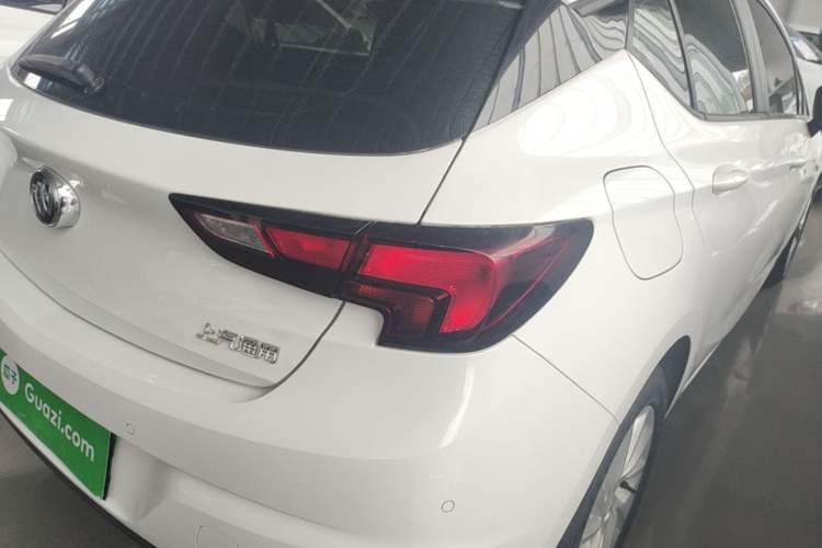 Used Buick Verano 2018 Hatchback 15S Automatic Leading Model Right Rear Taillight