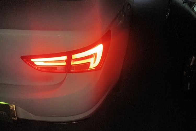 Used Buick Verano 2018 Sedan 20T Dual-Clutch Luxury Model Right Rear Taillight