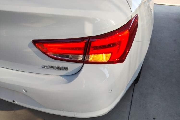 Used Buick Verano 2018 Sedan 15S Automatic Leading Model Right Rear Taillight