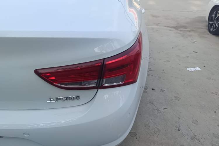 Used Buick Verano 2018 Sedan 15S Automatic Leading Model Right Rear Taillight