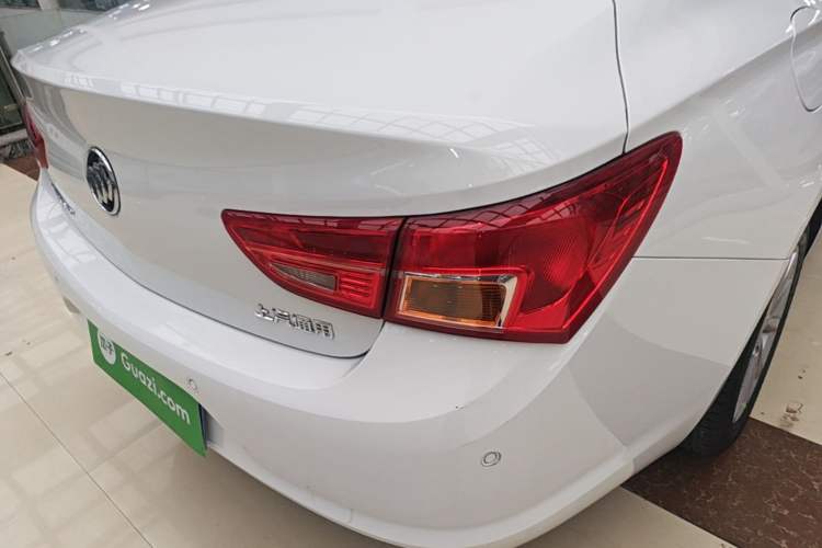 Used Buick Verano 2018 Sedan 15S Automatic Entry Model Right Rear Taillight