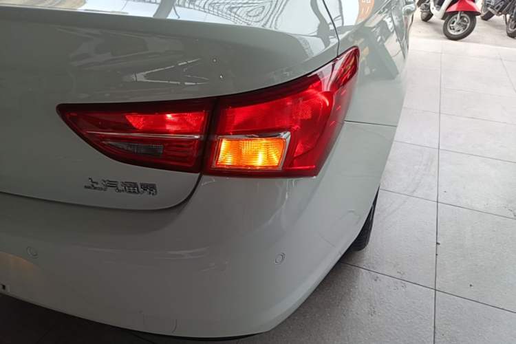 Used Buick Verano 2018 Sedan 15S Automatic Entry Model Right Rear Taillight