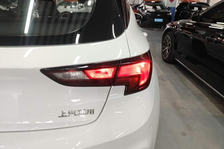 Used Buick Verano 2018 Hatchback GS 20T Dual-Clutch Leading Model Right Rear Taillight
