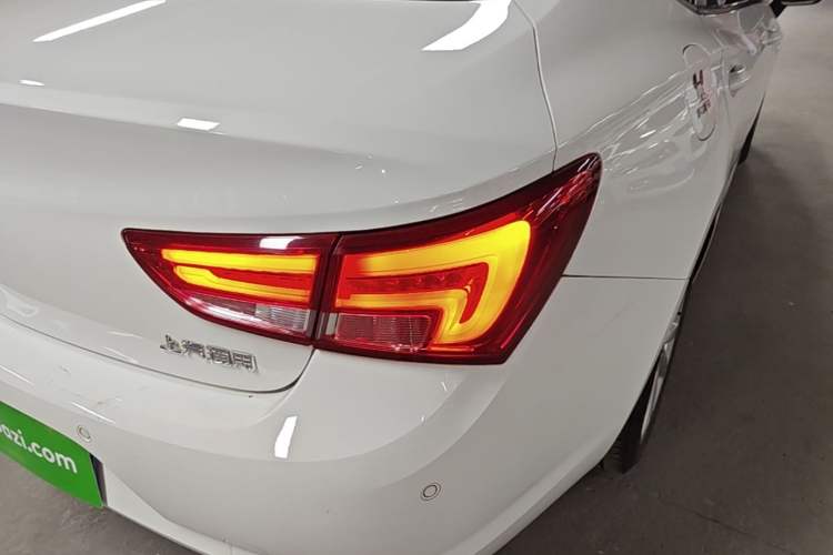 Used Buick Verano 2018 Sedan 15S Automatic Leading Model Right Rear Taillight