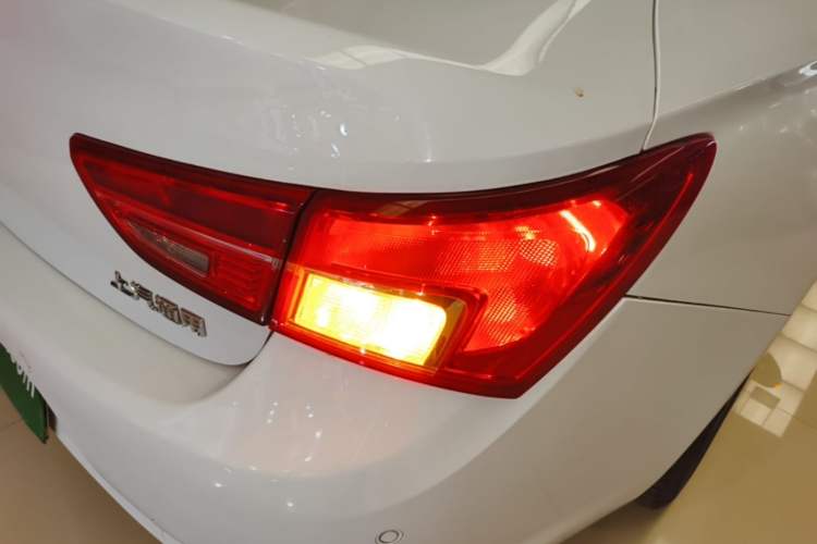 Used Buick Verano 2018 Sedan 15S Automatic Entry Model Right Rear Taillight