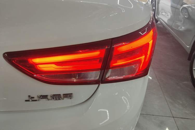 Used Buick Verano 2018 Sedan 15S Automatic Leading Model Right Rear Taillight
