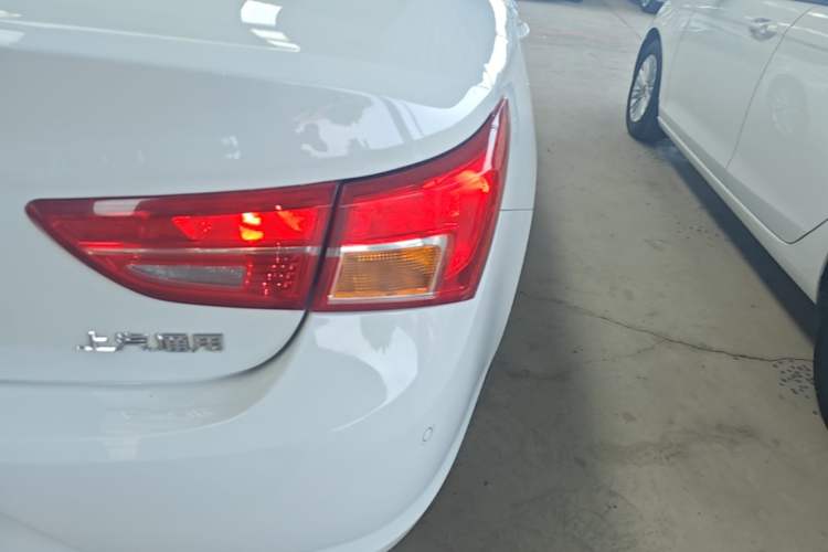 Used Buick Verano 2018 Sedan 15S Automatic Entry Model Right Rear Taillight