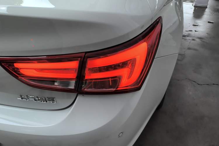 Used Buick Verano 2018 Sedan 15S Automatic Leading Model Right Rear Taillight
