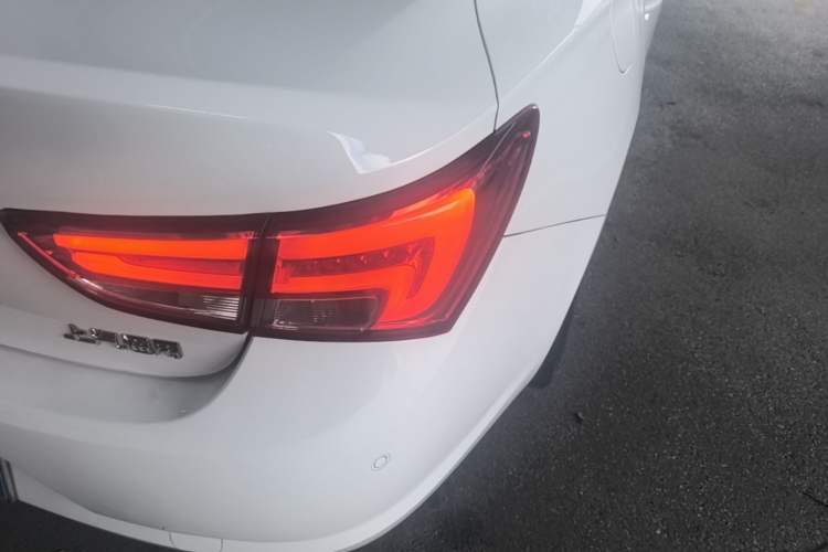 Used Buick Verano 2018 Sedan 15S Automatic Entry Model Right Rear Taillight