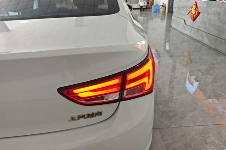 Used Buick Verano 2018 Sedan 15S Automatic Leading Model Right Rear Taillight
