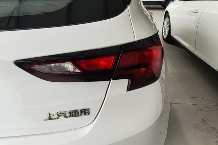 Used Buick Verano 2018 Hatchback 15S Automatic Ambition Model Right Rear Taillight
