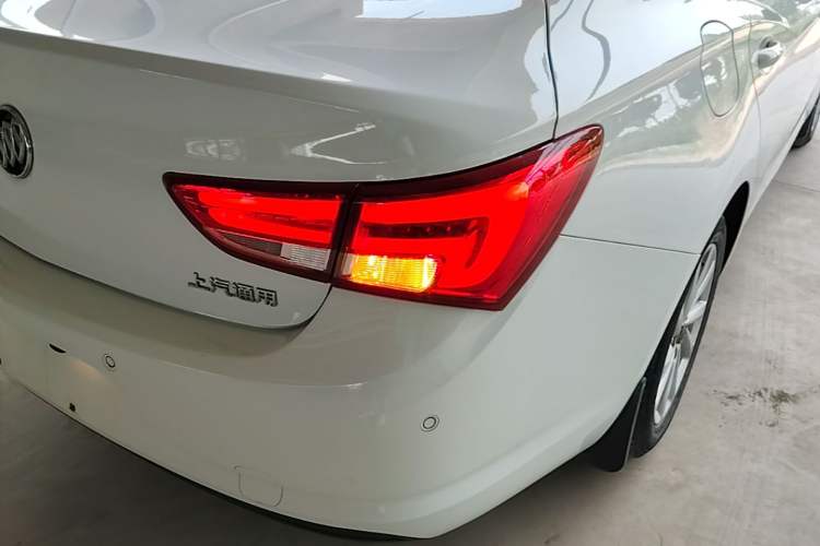 Used Buick Verano 2018 Sedan 15S Automatic Leading Model Right Rear Taillight