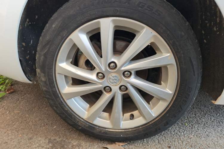Used Buick Verano 2018 Sedan 15S Automatic Entry Model Right Rear Wheel Hub