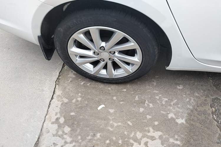 Used Buick Verano 2018 Sedan 15S Automatic Entry Model Right Rear Wheel Hub