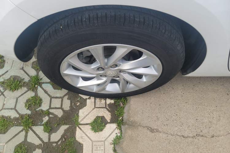 Used Buick Verano 2018 Hatchback 15S Automatic Ambition Model Right Rear Wheel Hub