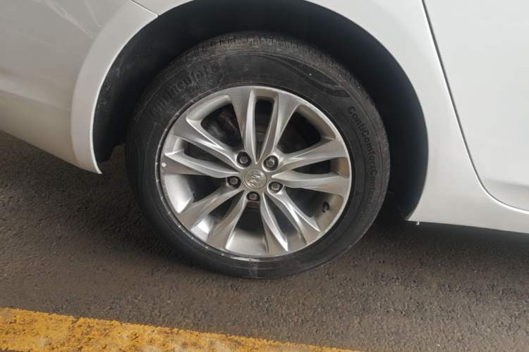 Used Buick Verano 2018 Sedan 20T Dual-Clutch Leading Model Right Rear Wheel Hub