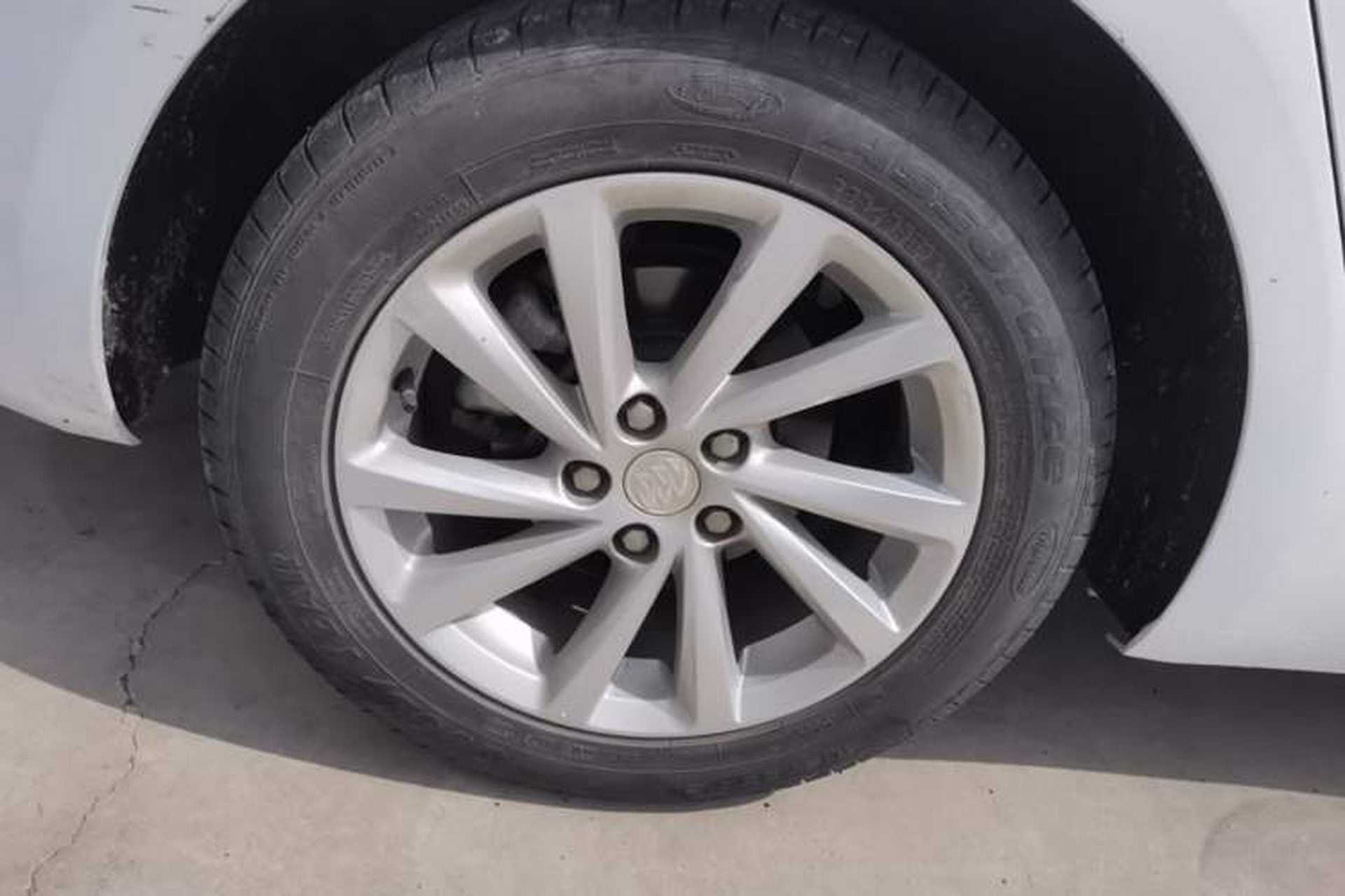 Used Buick Verano 2018 Sedan 15S Automatic Leading Model Right Rear Wheel Hub