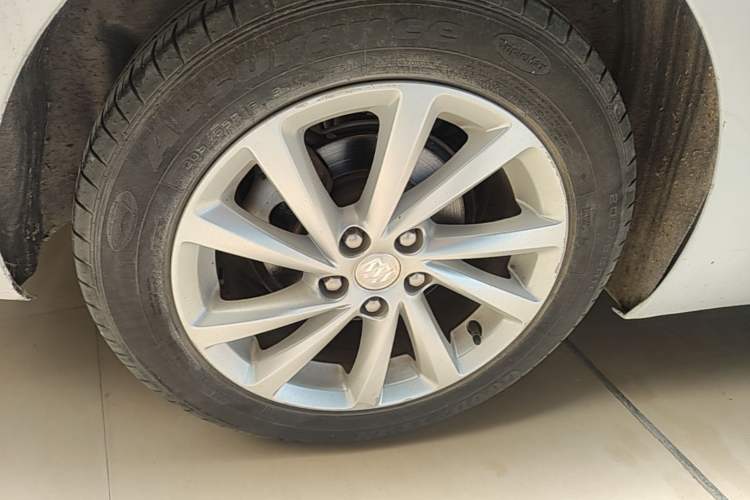 Used Buick Verano 2018 Sedan 15S Automatic Entry Model Right Rear Wheel Hub