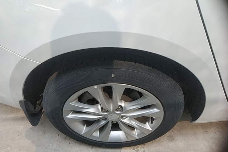 Used Buick Verano 2018 Sedan 20T Dual-Clutch Leading Model Right Rear Wheel Hub