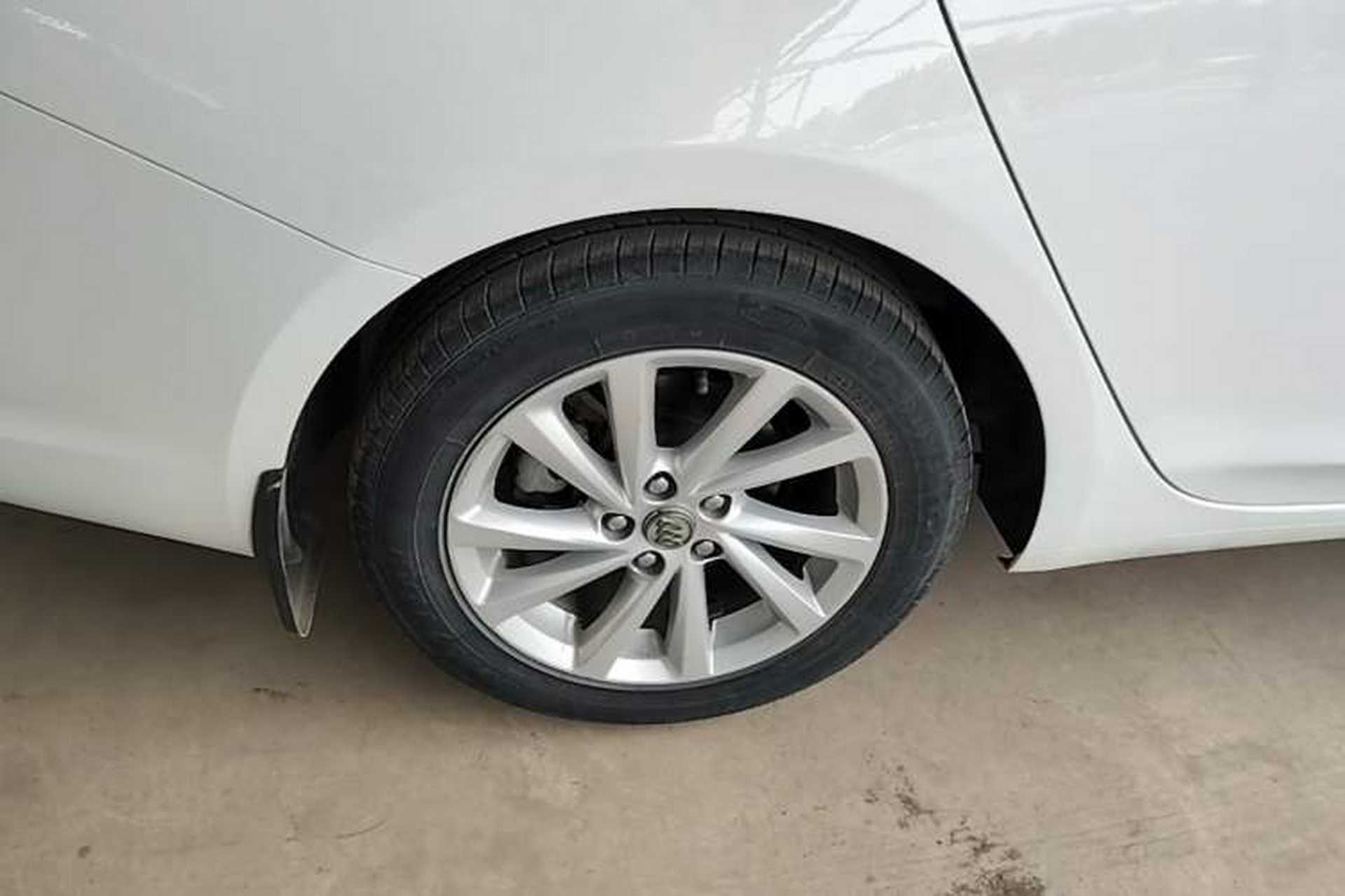 Used Buick Verano 2018 Sedan 15S Automatic Leading Model Right Rear Wheel Hub