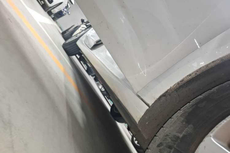 Used Buick Verano 2018 Sedan 15S Automatic Leading Model Right Side Sill