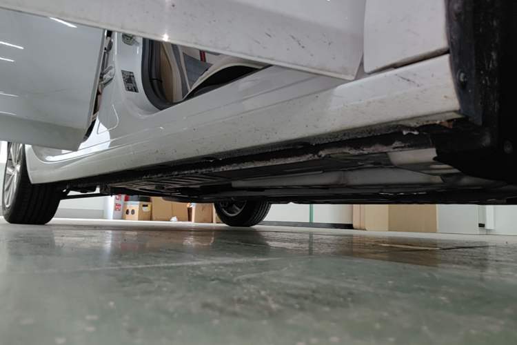 Used Buick Verano 2018 Sedan 15S Automatic Leading Model Right Side Sill