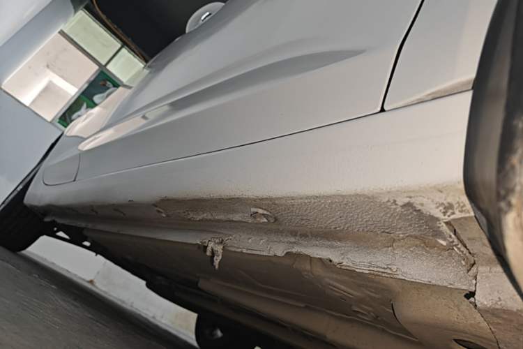 Used Buick Verano 2018 Sedan 15S Automatic Leading Model Right Side Sill