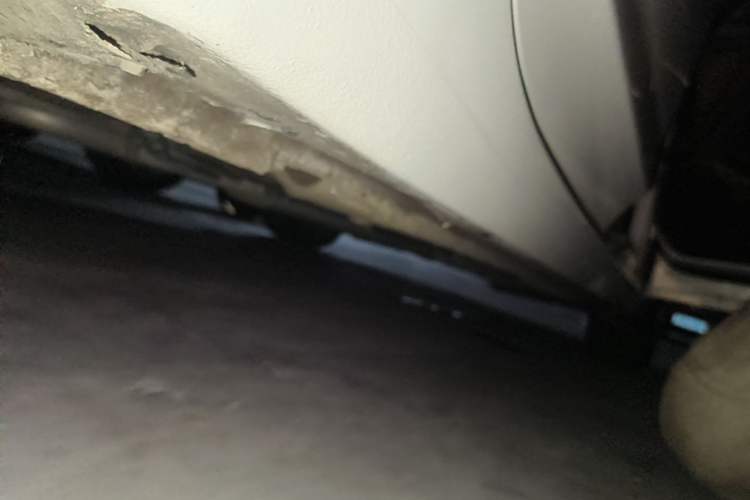 Used Buick Verano 2018 Sedan 20T Dual-Clutch Luxury Model Right Side Sill