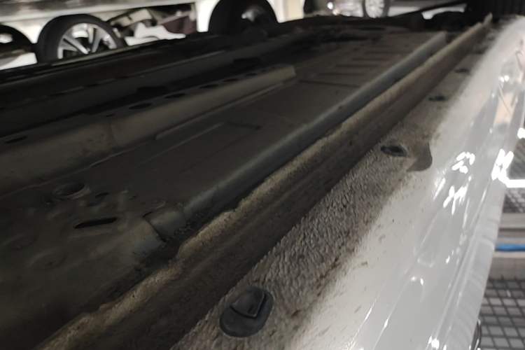 Used Buick Verano 2018 Sedan 20T Dual-Clutch Leading Model Right Side Sill