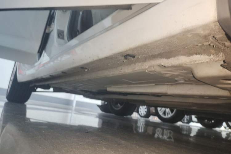 Used Buick Verano 2018 Sedan 15S Automatic Leading Model Right Side Sill