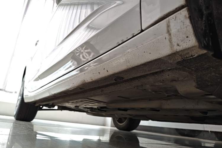 Used Buick Verano 2018 Sedan 15S Automatic Leading Model Right Side Sill