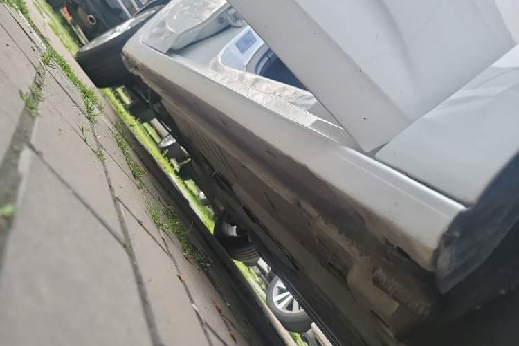 Used Buick Verano 2018 Hatchback 15S Automatic Ambition Model Right Side Sill