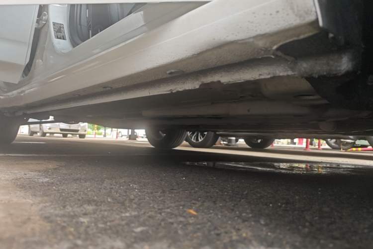 Used Buick Verano 2018 Sedan 20T Dual-Clutch Leading Model Right Side Sill