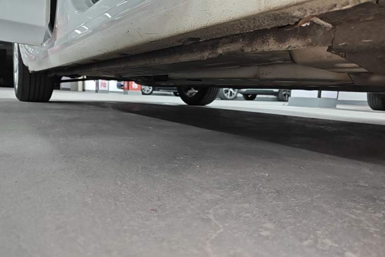 Used Buick Verano 2018 Sedan 15S Automatic Leading Model Right Side Sill