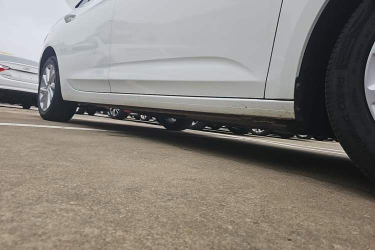 Used Buick Verano 2018 Sedan 15S Automatic Entry Model Right Side Sill