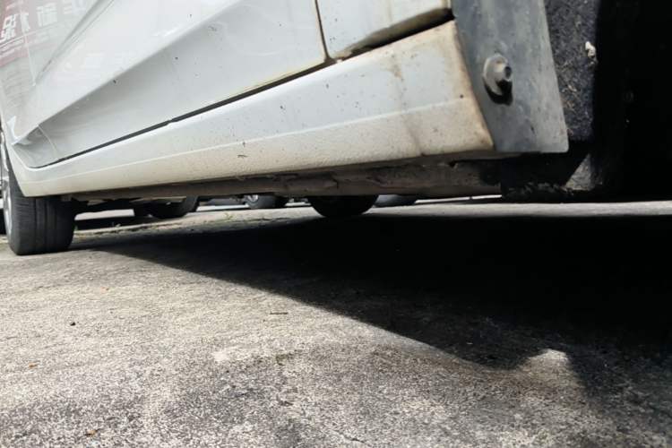 Used Buick Verano 2018 Sedan 20T Dual-Clutch Leading Model Right Side Sill