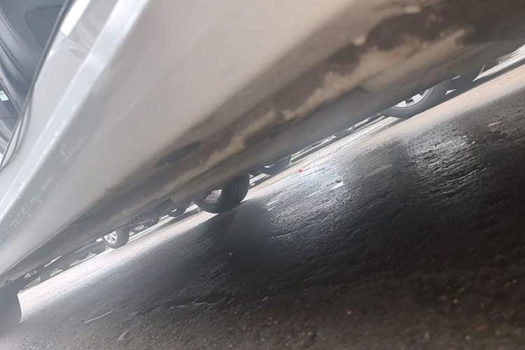 Used Buick Verano 2018 Sedan 20T Dual-Clutch Elite Model Right Side Sill