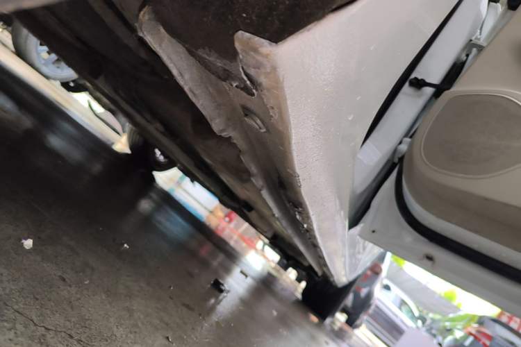 Used Buick Verano 2018 Sedan 15S Automatic Leading Model Right Side Sill