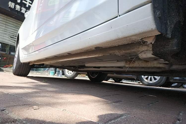 Used Buick Verano 2018 Sedan 15S Automatic Leading Model Right Side Sill