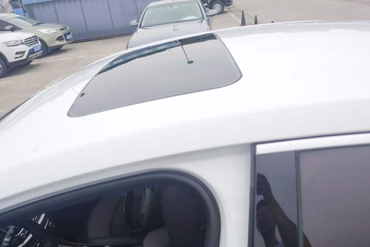 Used Buick Verano 2018 Sedan 20T Dual-Clutch Elite Model Roof