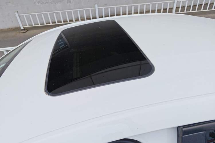 Used Buick Verano 2018 Sedan 15S Automatic Leading Model Roof