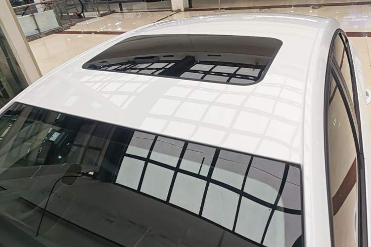 Used Buick Verano 2018 Sedan 15S Automatic Entry Model Roof