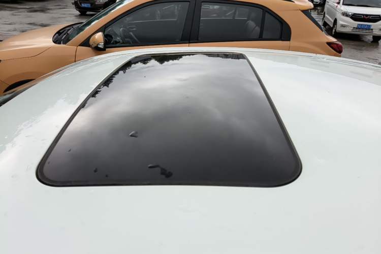 Used Buick Verano 2018 Sedan 15S Automatic Leading Model Roof