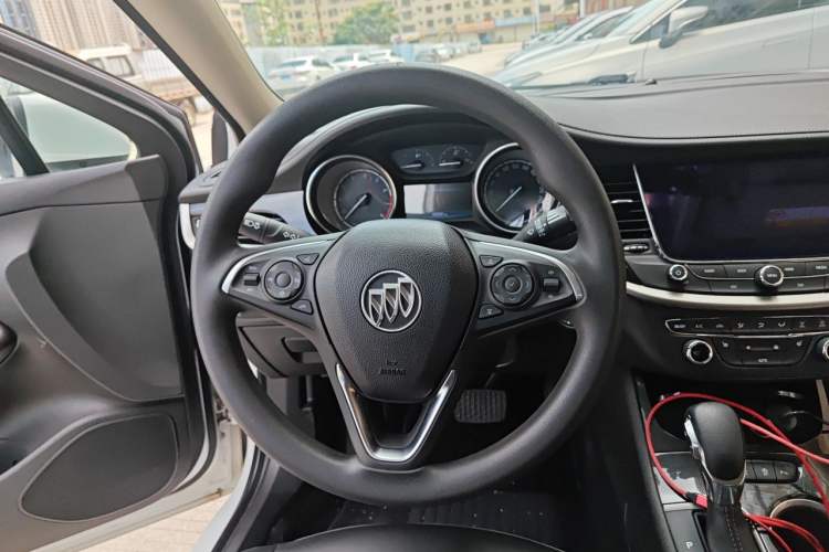 Used Buick Verano 2018 Sedan 20T Dual-Clutch Luxury Model Steering Wheel