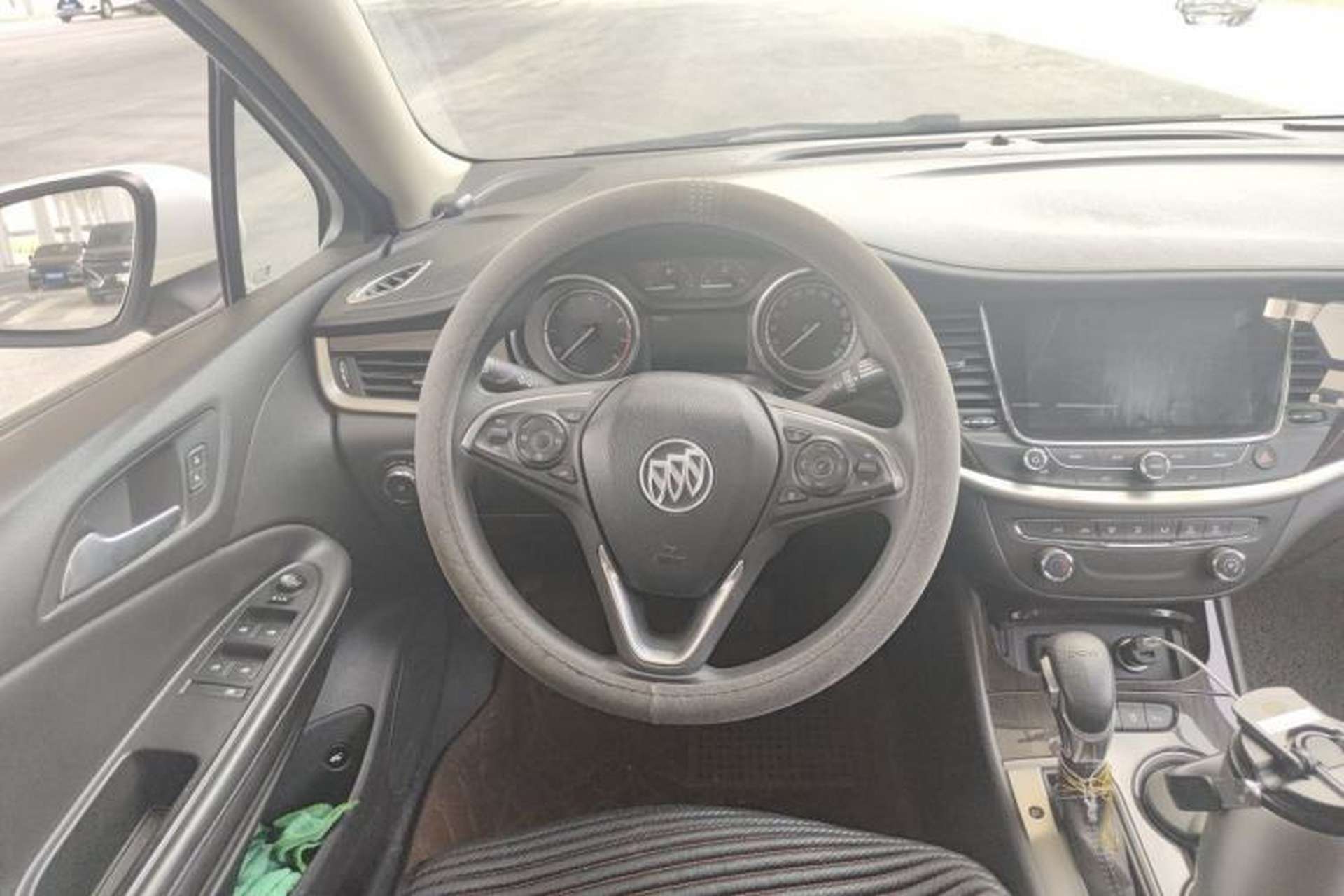 Used Buick Verano 2018 Sedan 20T Dual-Clutch Leading Model Steering Wheel
